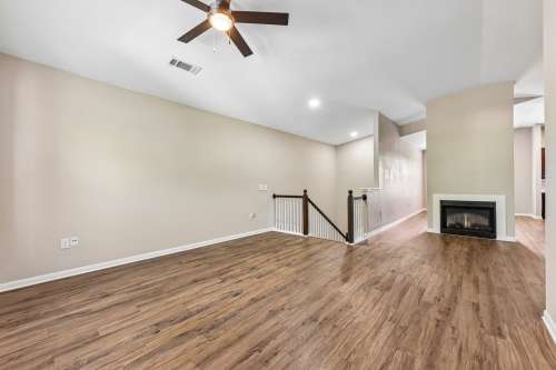 texas-state-Apartment-Building-18725739